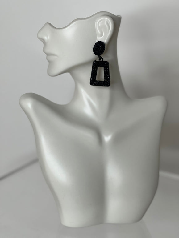 Vevila Dangle Earring (Black)